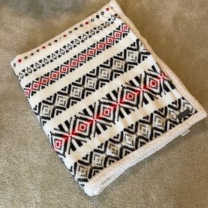 NWOT Eddie Bauer lap blanket